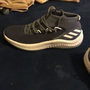 Adidas Dame 4’s in onyx